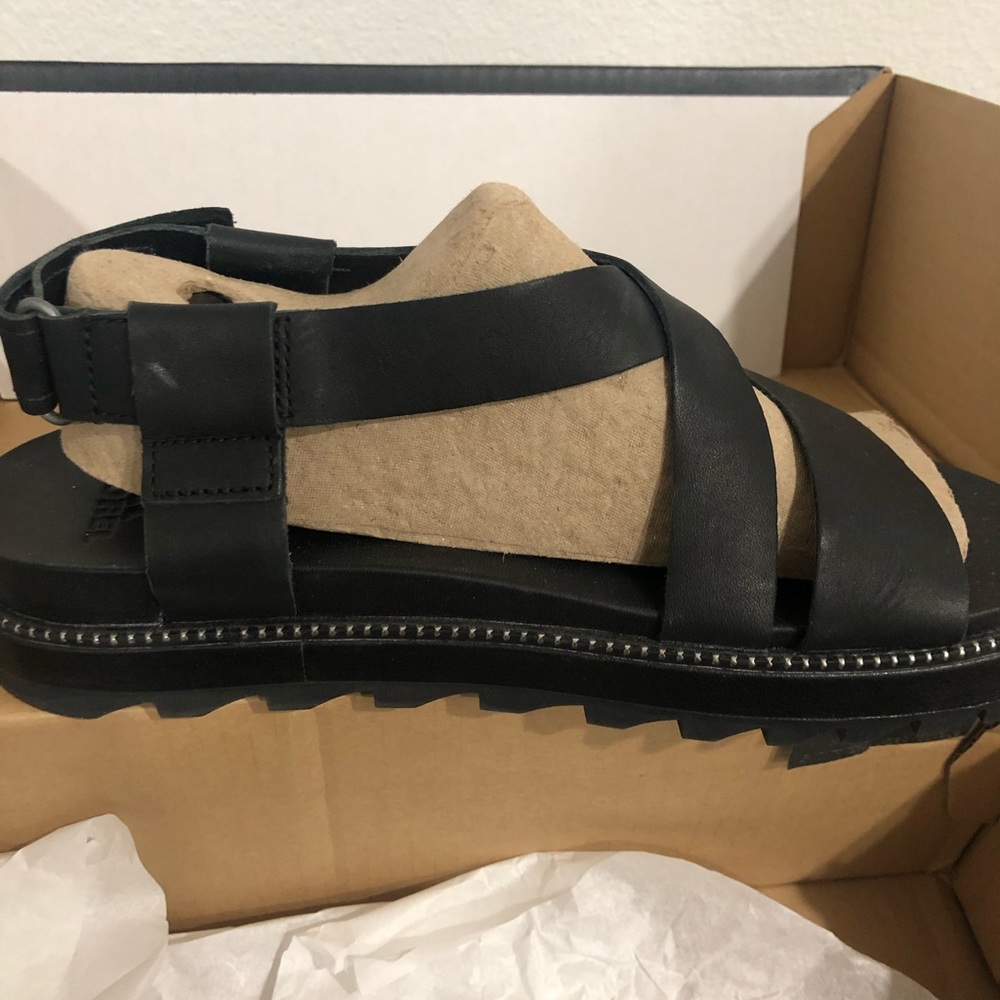 Sorel Black Roaming Criss Cross Sandal